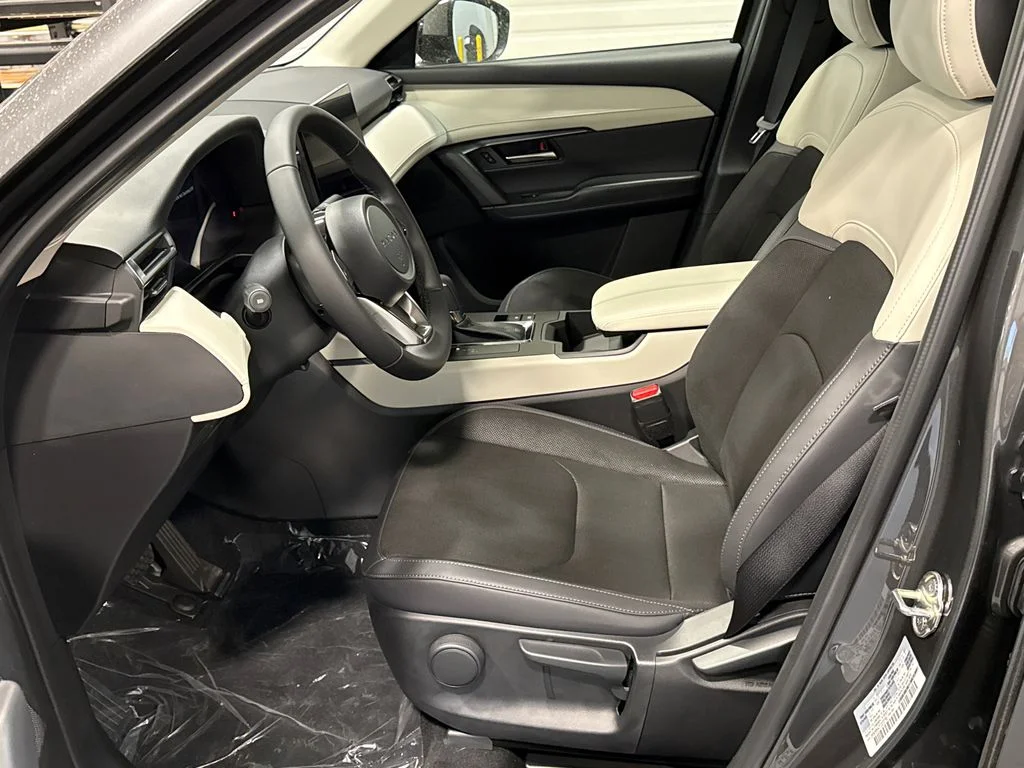 New 2026 Machine Gray Metallic Mazda 2.5 S Select AWD image 4