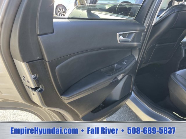 2022 Ford Edge SEL - Photo 17