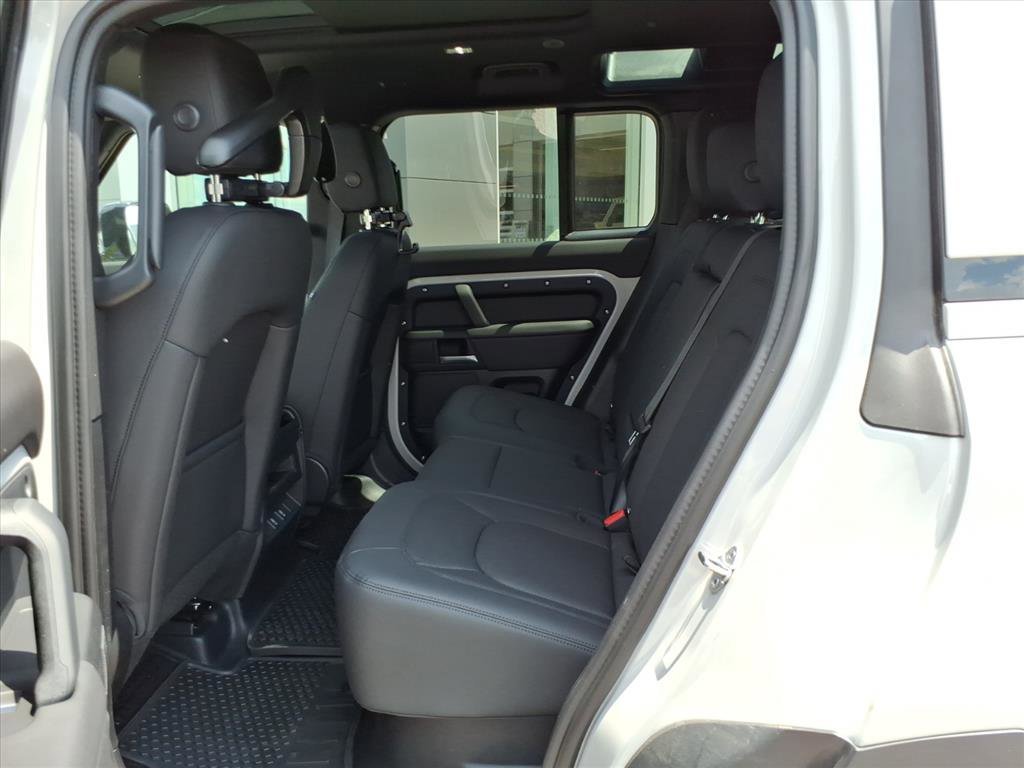 New 2026 Borasco Grey Metallic Land Rover S image 12