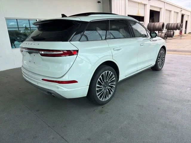 Used 2020 White Lincoln Reserve image 17