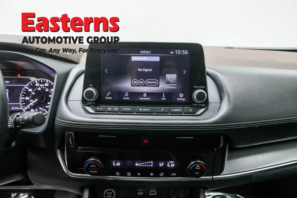 Used 2022 White Nissan SV image 11