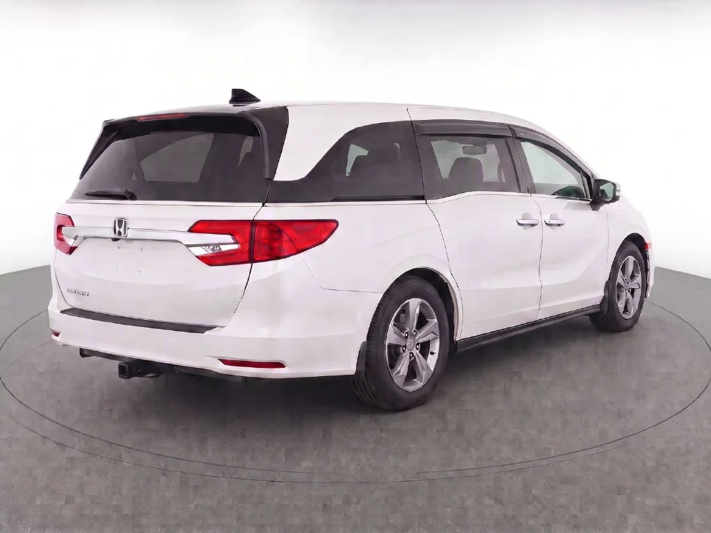 Used 2018  Honda EX-L image 3