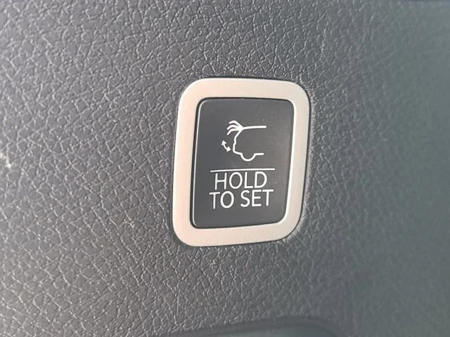 Used 2023 Red Jeep Series III image 7