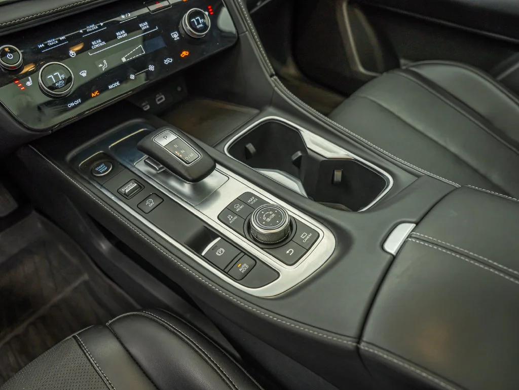 Used 2023 Warm Titanium INFINITI LUXE image 28
