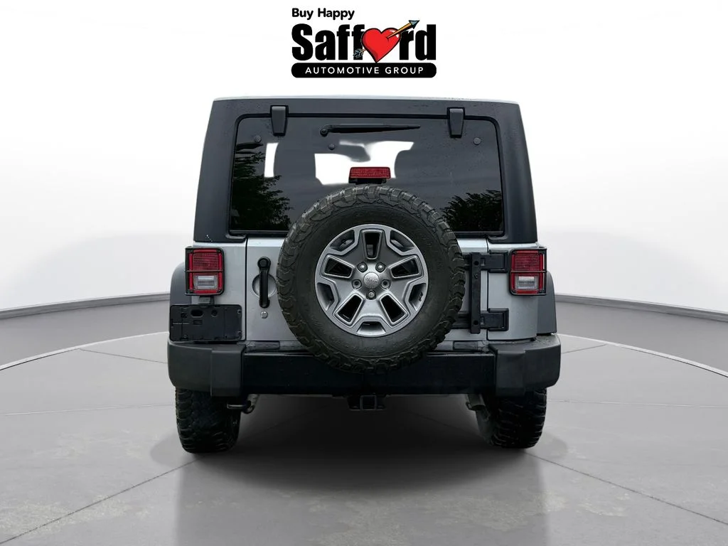 Used 2016 Silver Jeep Unlimited Rubicon image 8