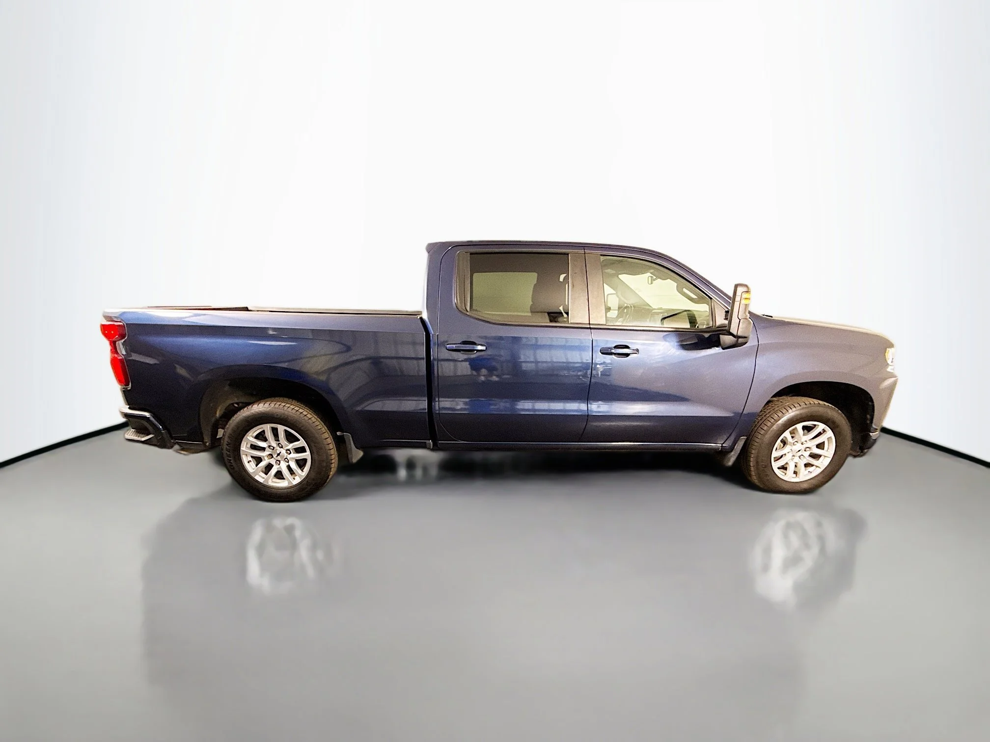 Used 2022 Northsky Blue Metallic Chevrolet RST image 8