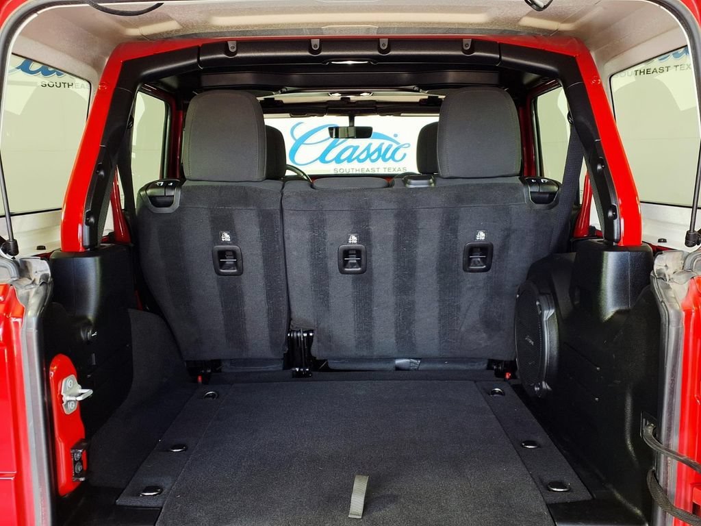 Used 2021 Firecracker Red Jeep Unlimited Rubicon image 9