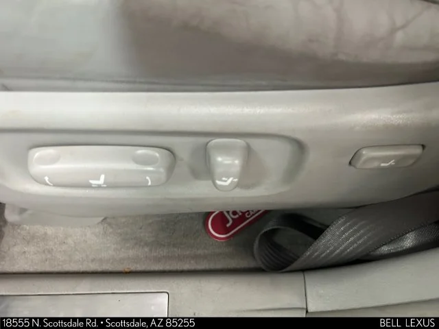 Used 2005 Blue Lexus 330 image 18