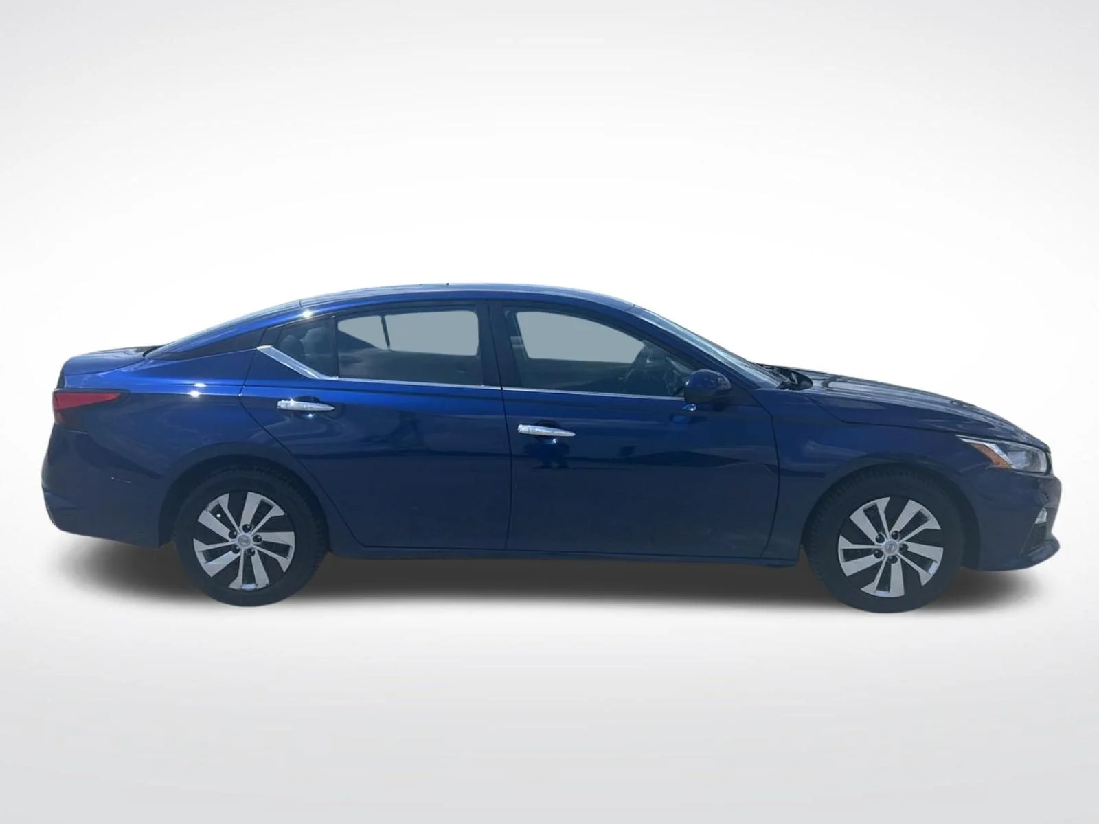 Certified Used 2021 Blue Nissan 2.5 S image 5