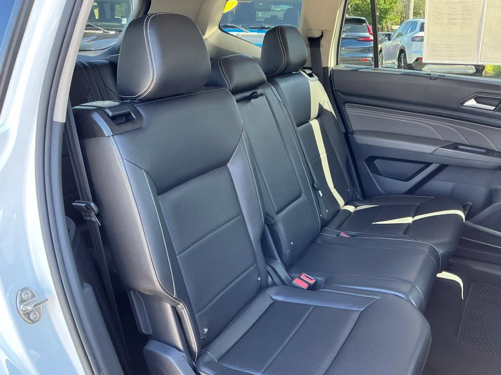 Used 2023  Volkswagen 3.6L V6 SE w/Technology image 19