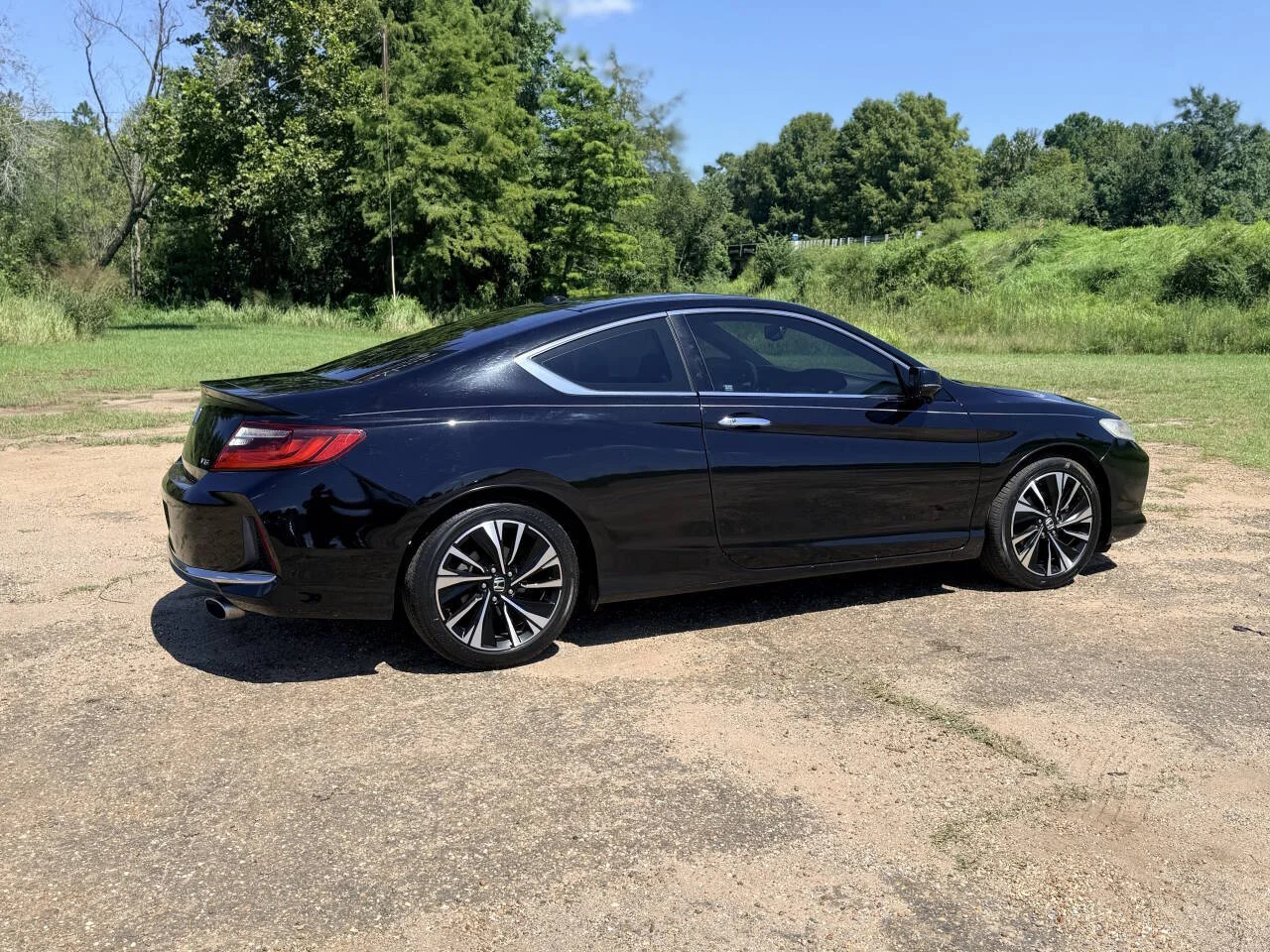 Used 2016 Black Honda EX L V6 2dr Coupe 6A image 5