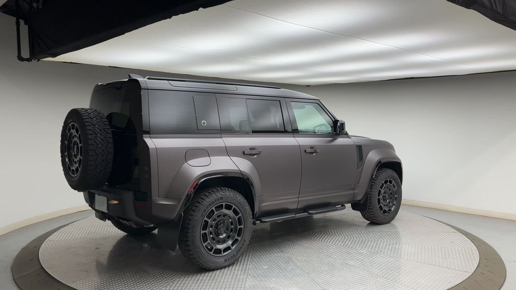 New 2026 Charente Grey Land Rover OCTA image 2