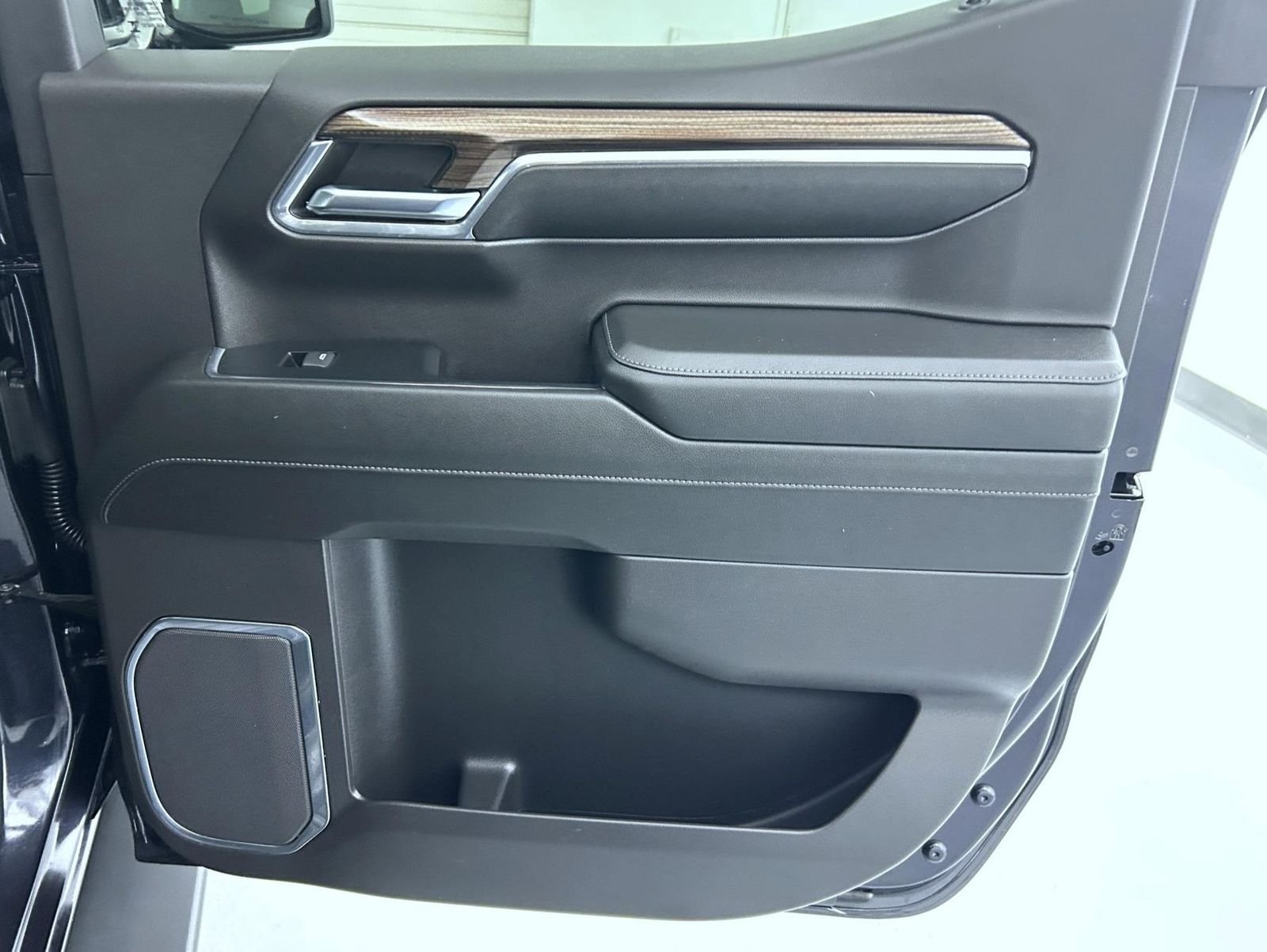 Used 2024 Gray Chevrolet RST image 17