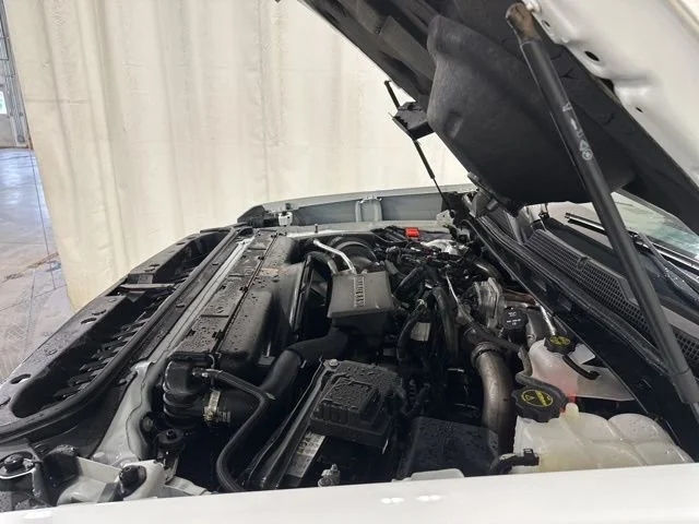Used 2025 Summit White Chevrolet LT image 40