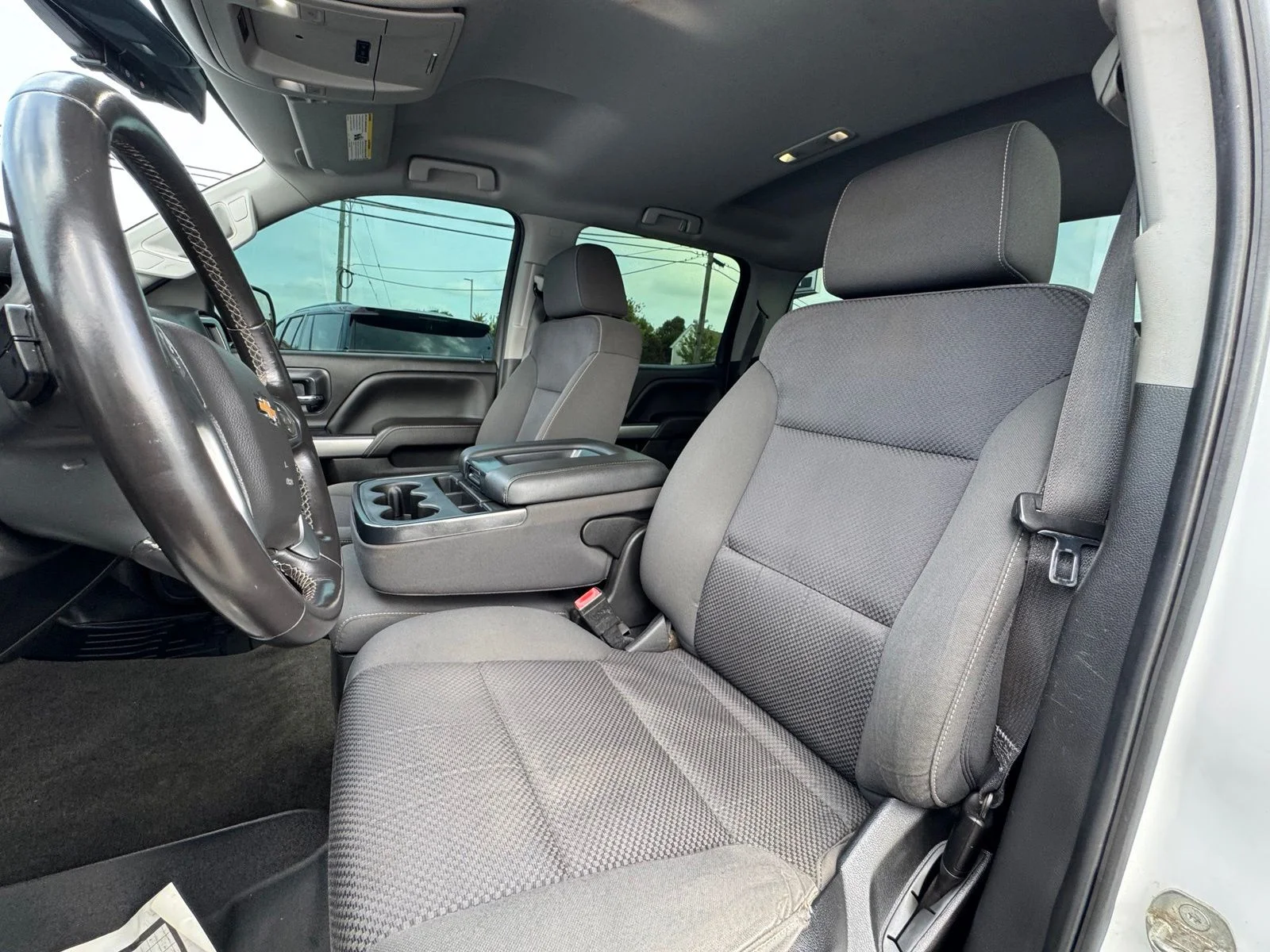 Used 2018 White Chevrolet LT image 13