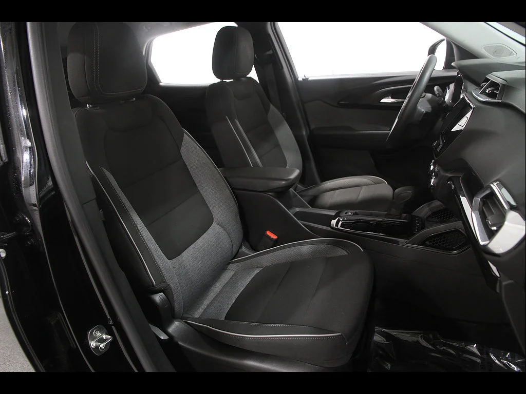 Certified Used 2023 MOSAIC BLACK METALLIC Chevrolet LT image 19