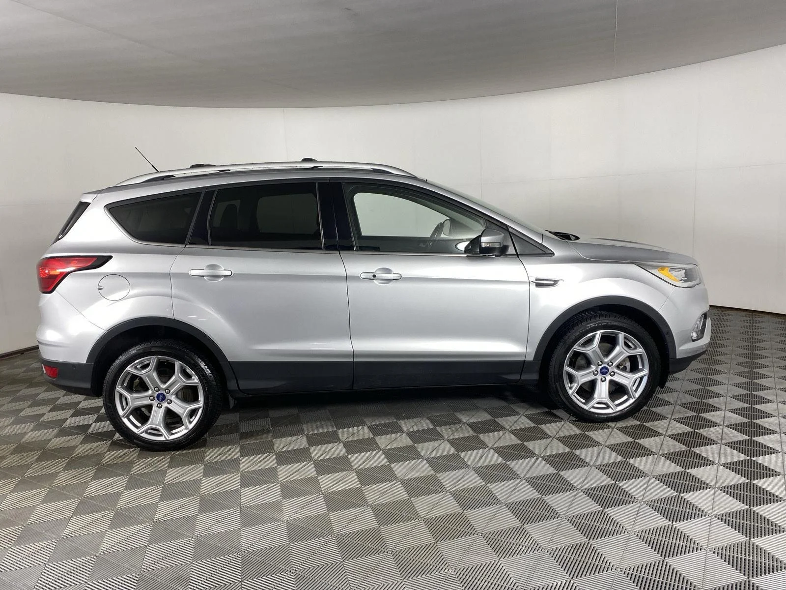 Used 2019 Ingot Silver Ford Titanium image 8