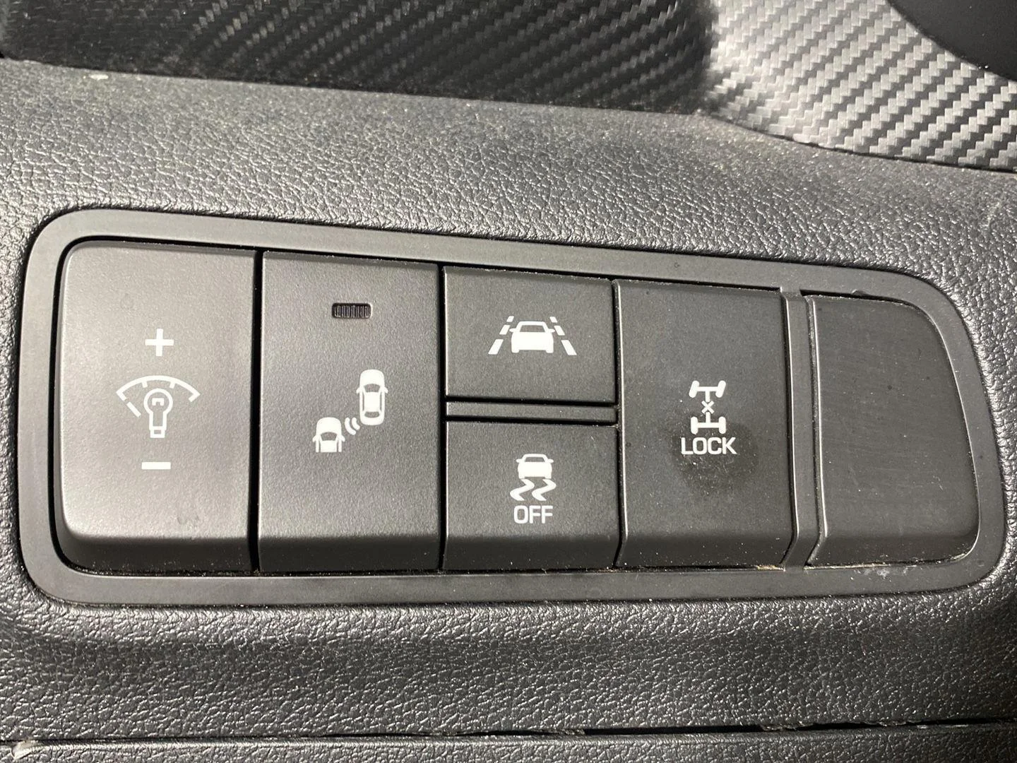 Used 2020 Gemstone Red Hyundai SEL image 12
