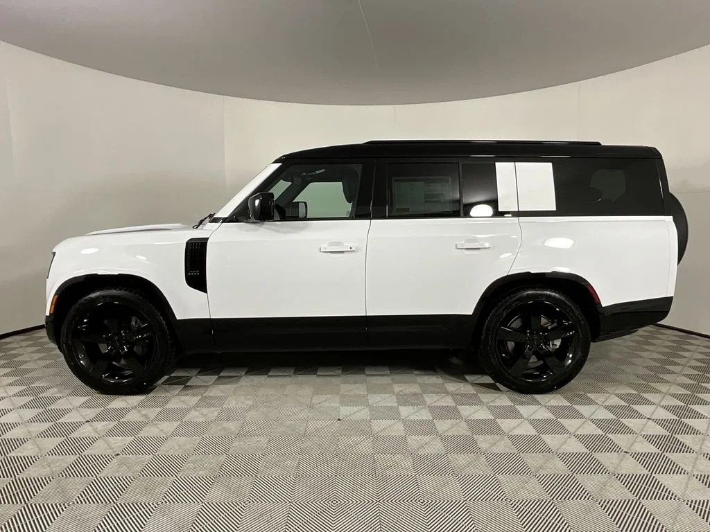 New 2026 Fuji White Land Rover X-Dynamic SE image 6