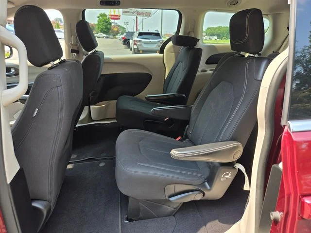 Used 2023 Red Chrysler LX image 11