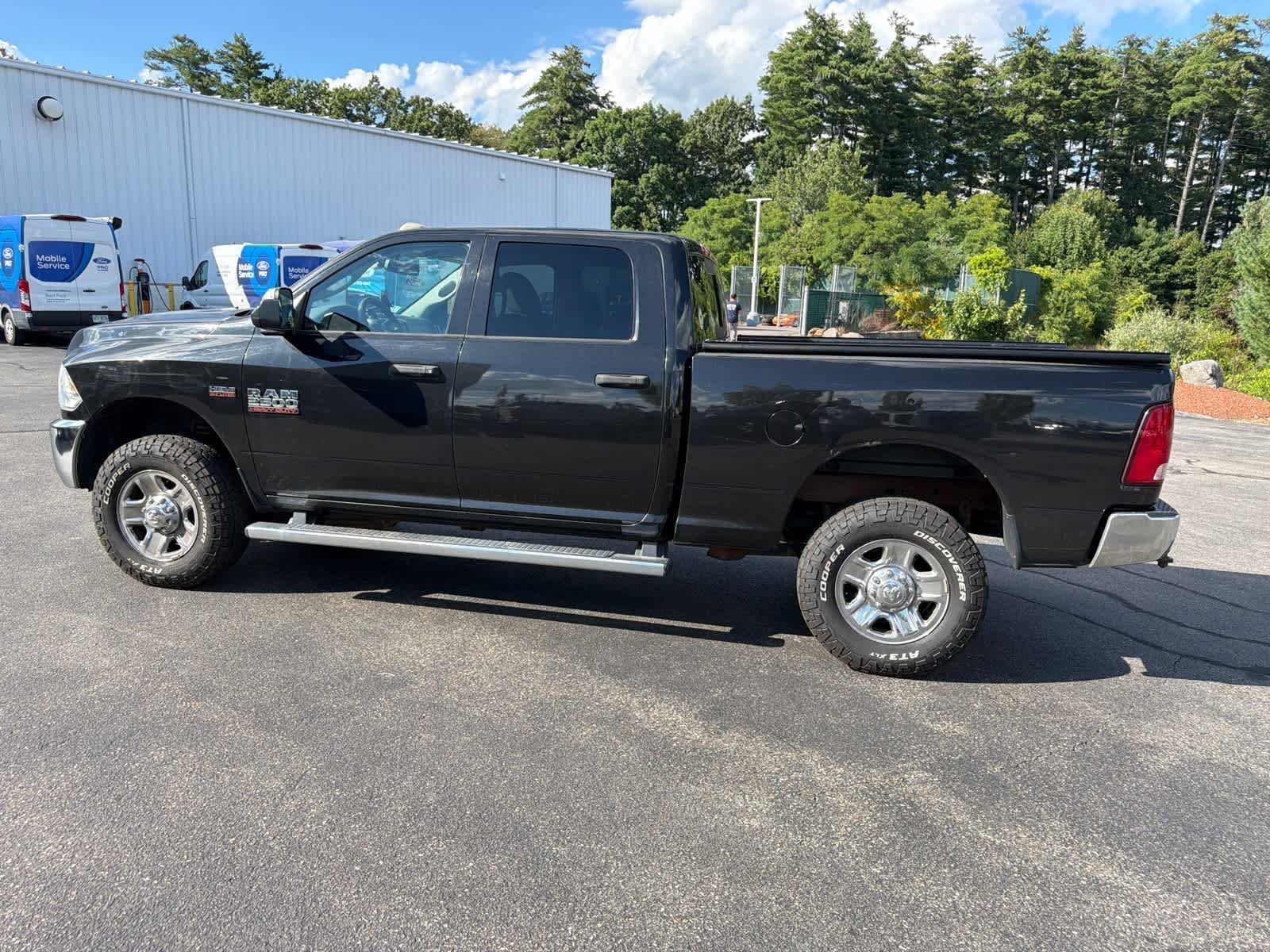 Used 2015 Brilliant Black Crystal Pearlcoat Ram SLT image 9