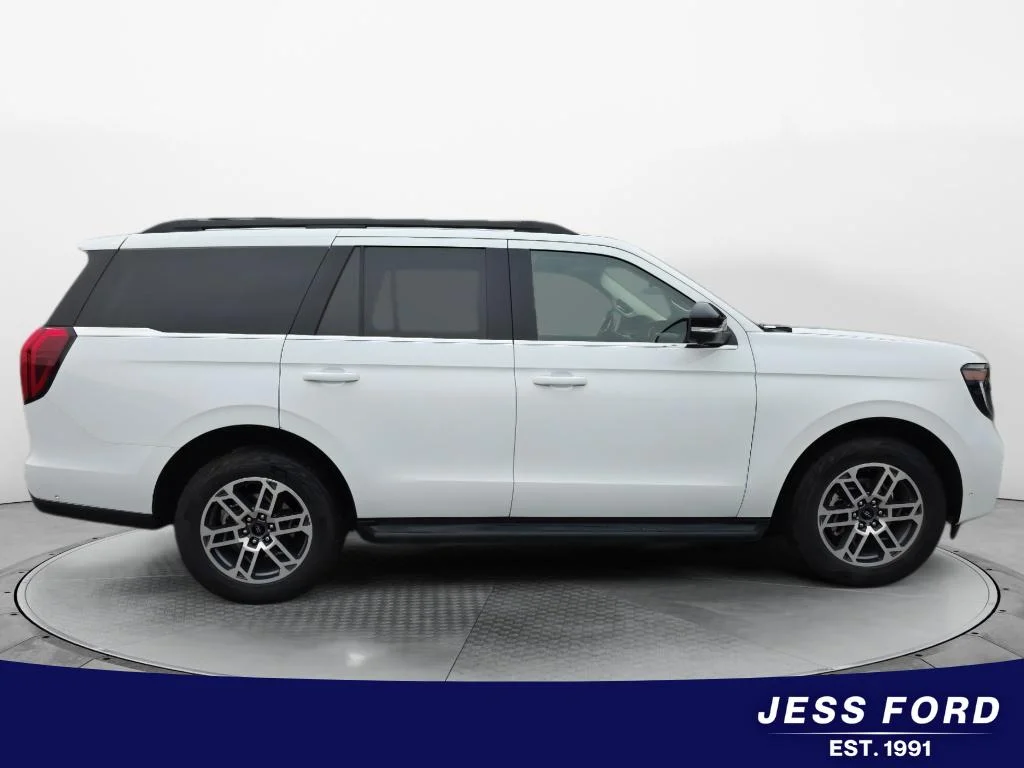 Used 2025 Oxford White Ford Active image 6