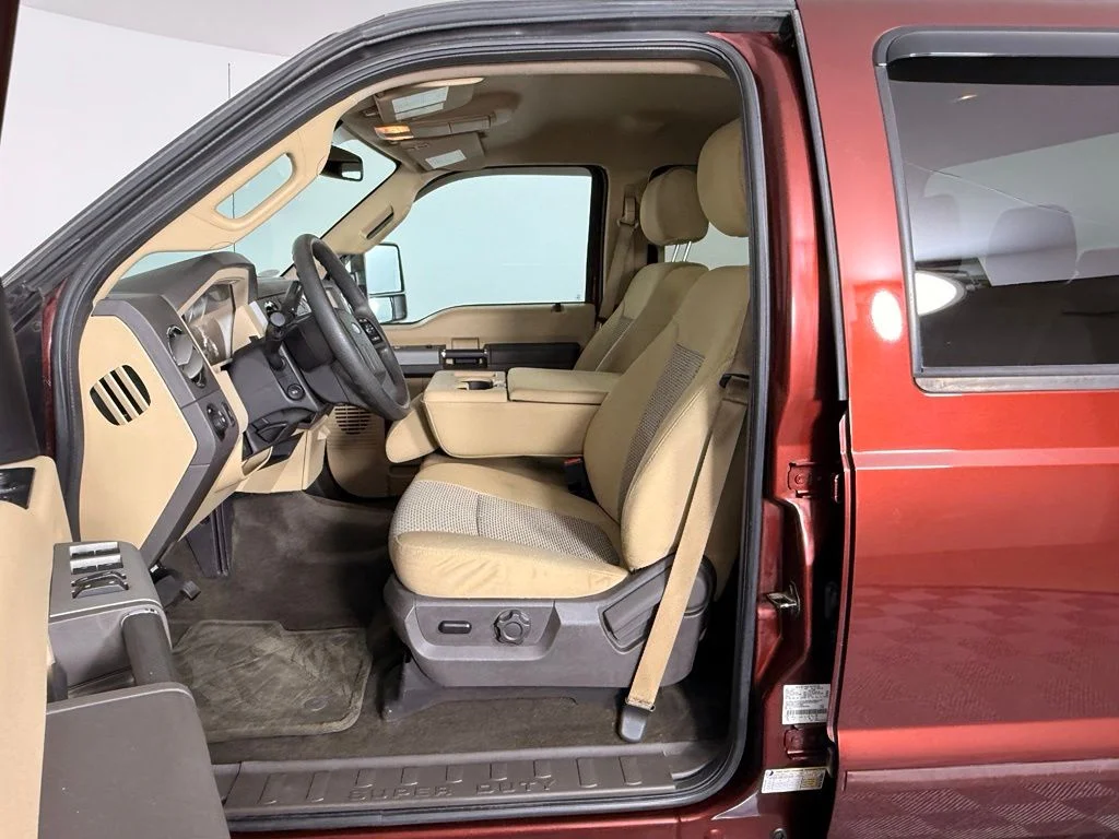 Used 2016 Brown Ford XLT image 2