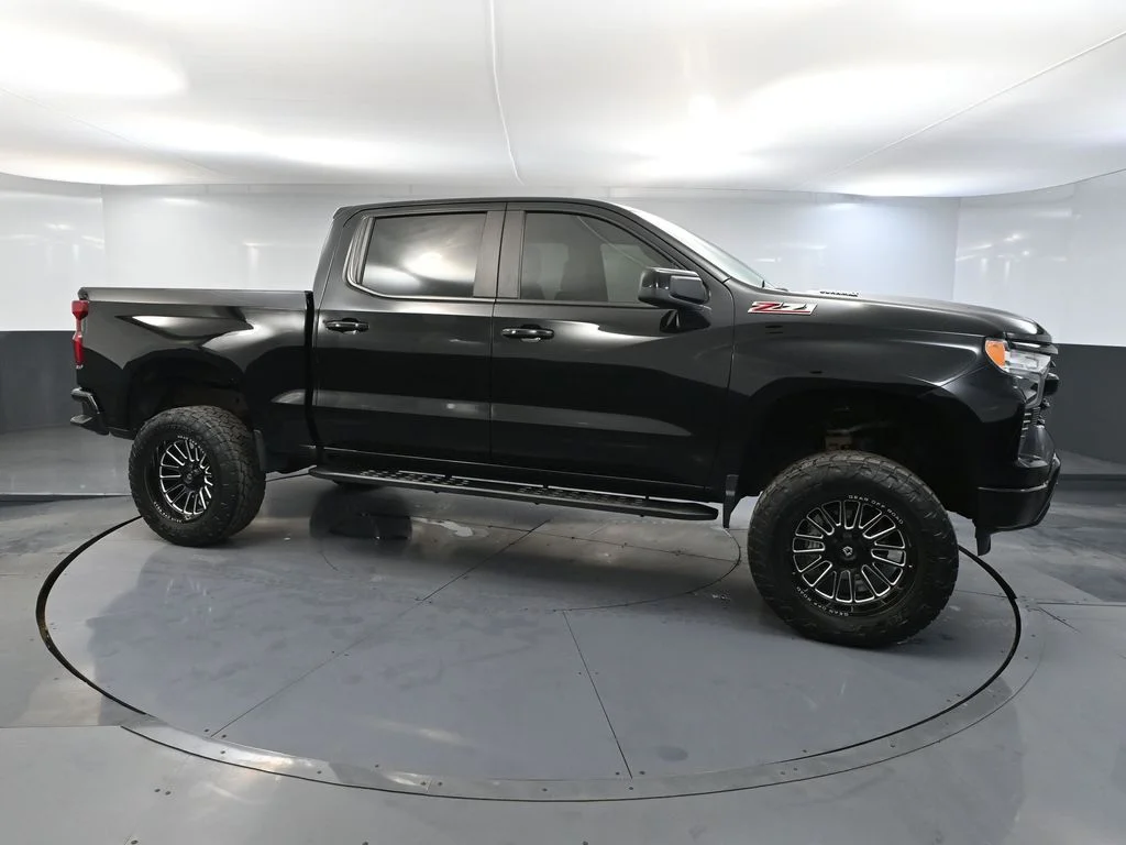 Certified Used 2022 Black Chevrolet RST image 4
