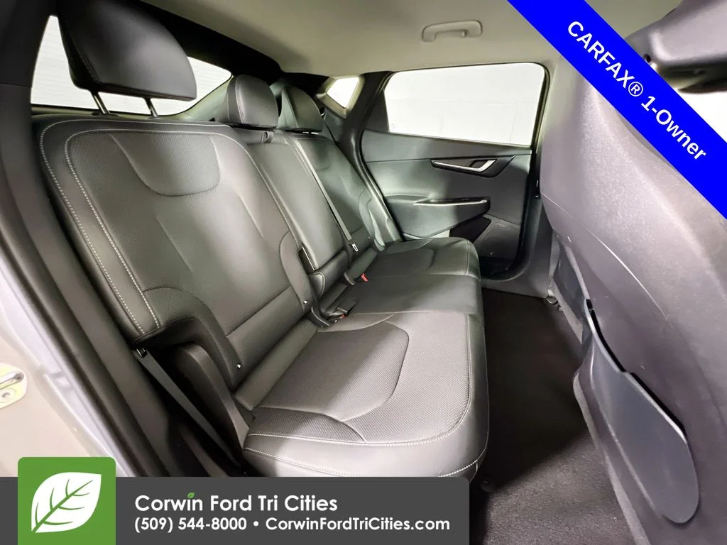 Used 2024 Gray Kia Wind image 17
