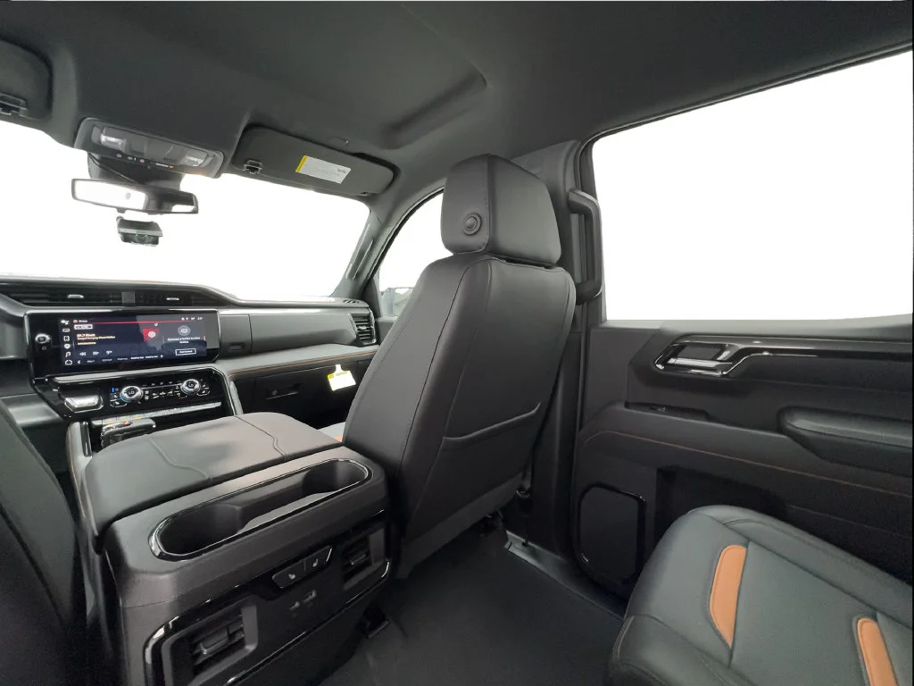 Used 2025 White GMC AT4 image 46