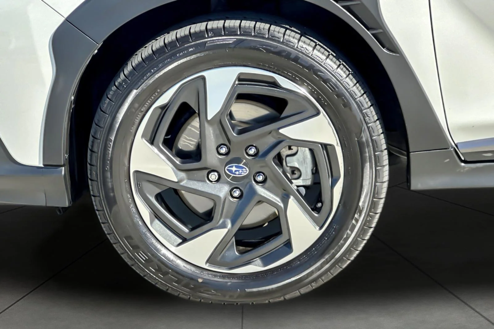 Used 2024 Crystal White Pearl Subaru Limited image 25