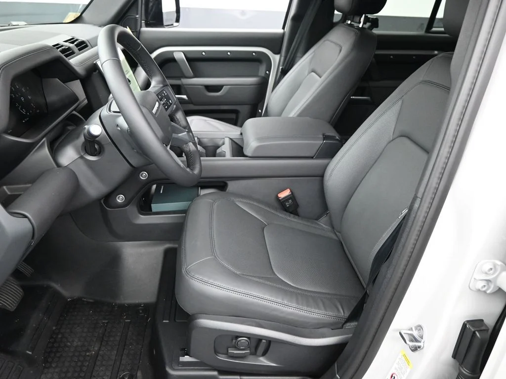 Certified Used 2026 Gray Land Rover X-Dynamic SE image 5