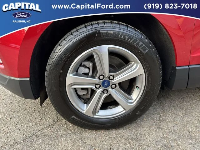 Used 2022 Red Ford SEL image 12
