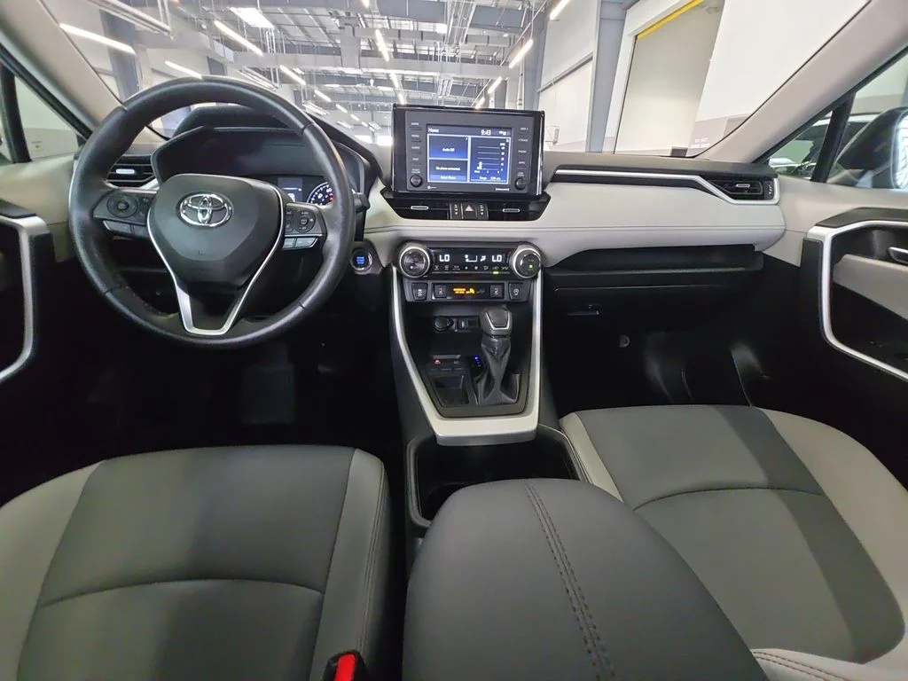 Used 2022 Gray Toyota XLE Premium image 21