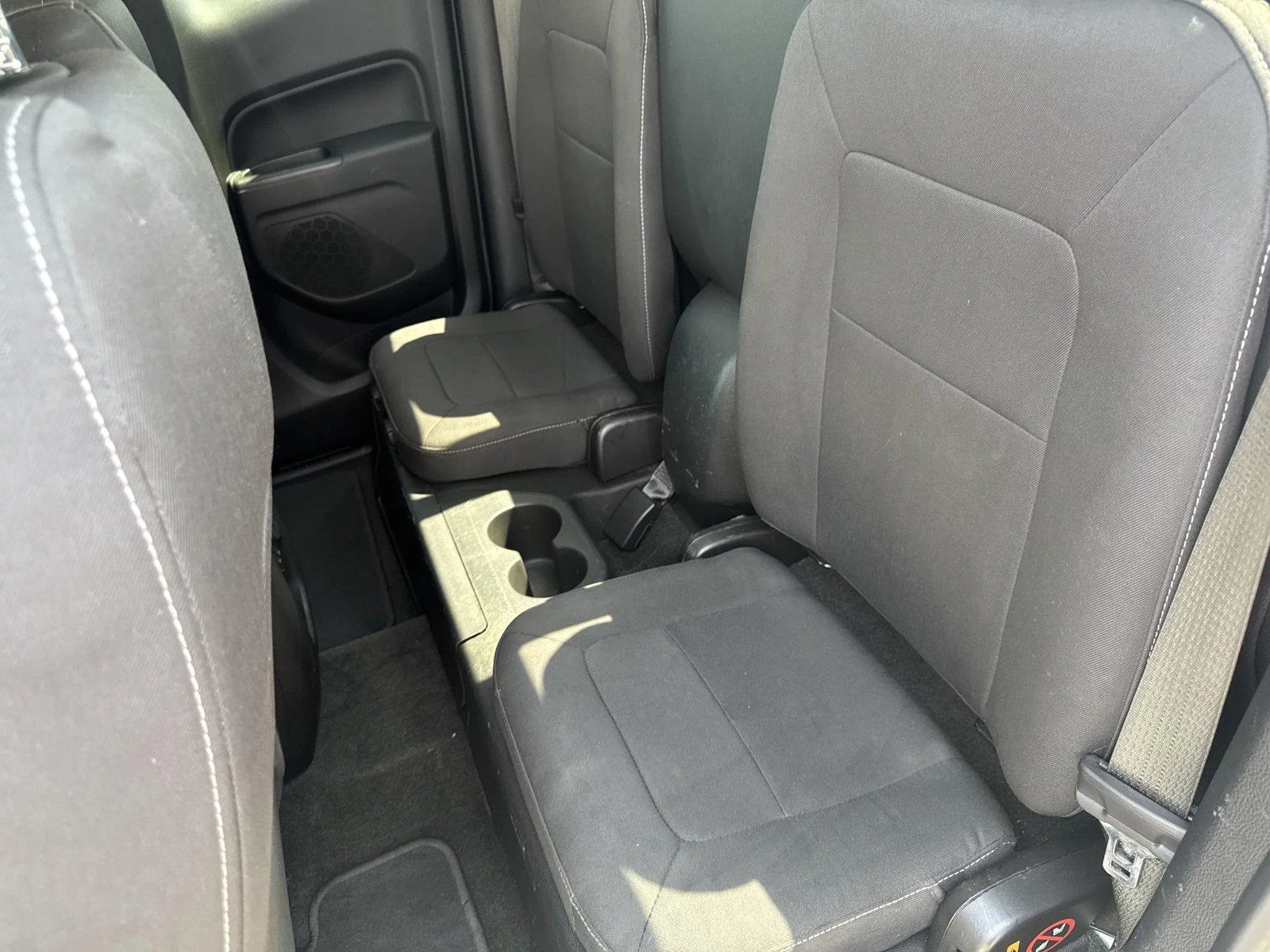 Used 2018 SILVER ICE METALLIC Chevrolet 2WD LT image 30