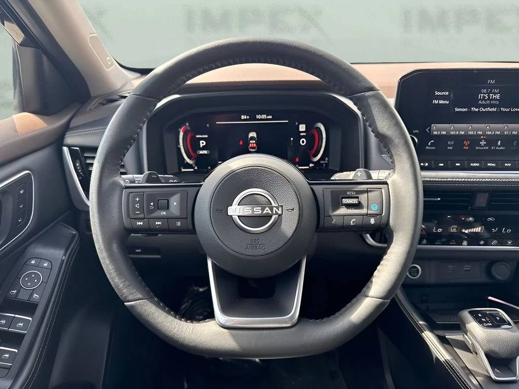 Used 2023 Black Nissan Platinum image 10