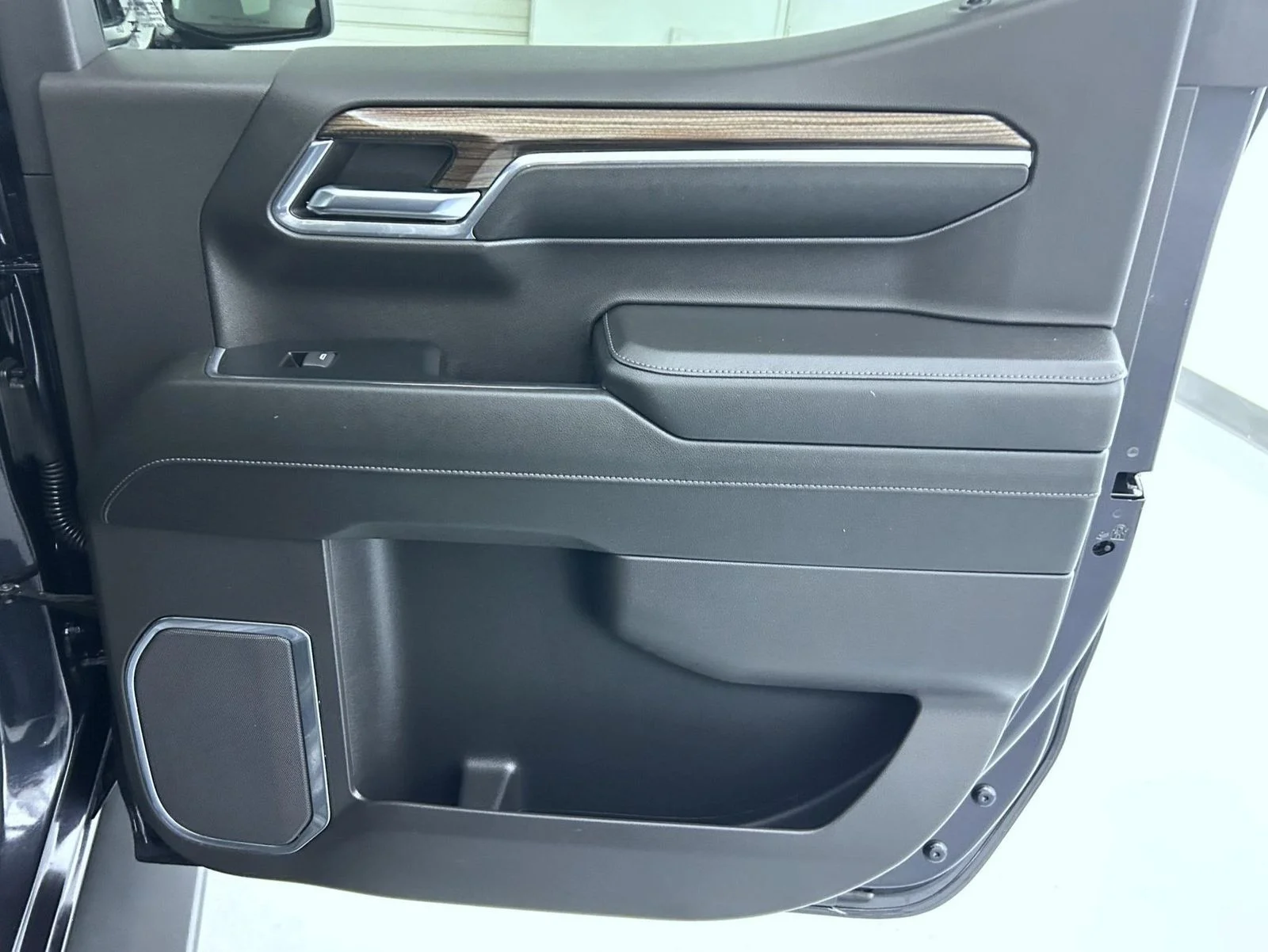 Used 2024 Gray Chevrolet RST image 17