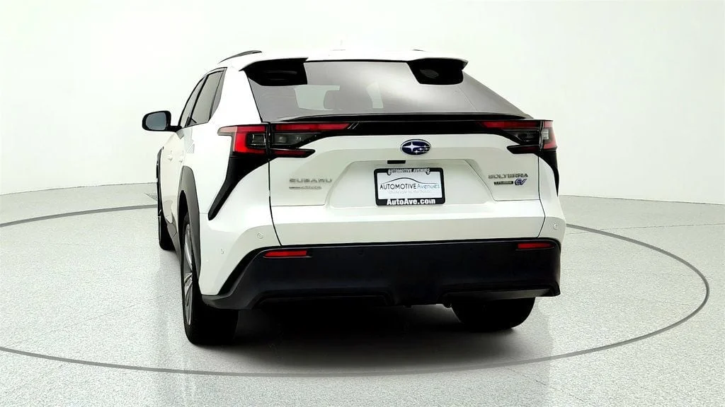 Used 2023 Cosmic White Pearl Subaru Touring AWD image 6