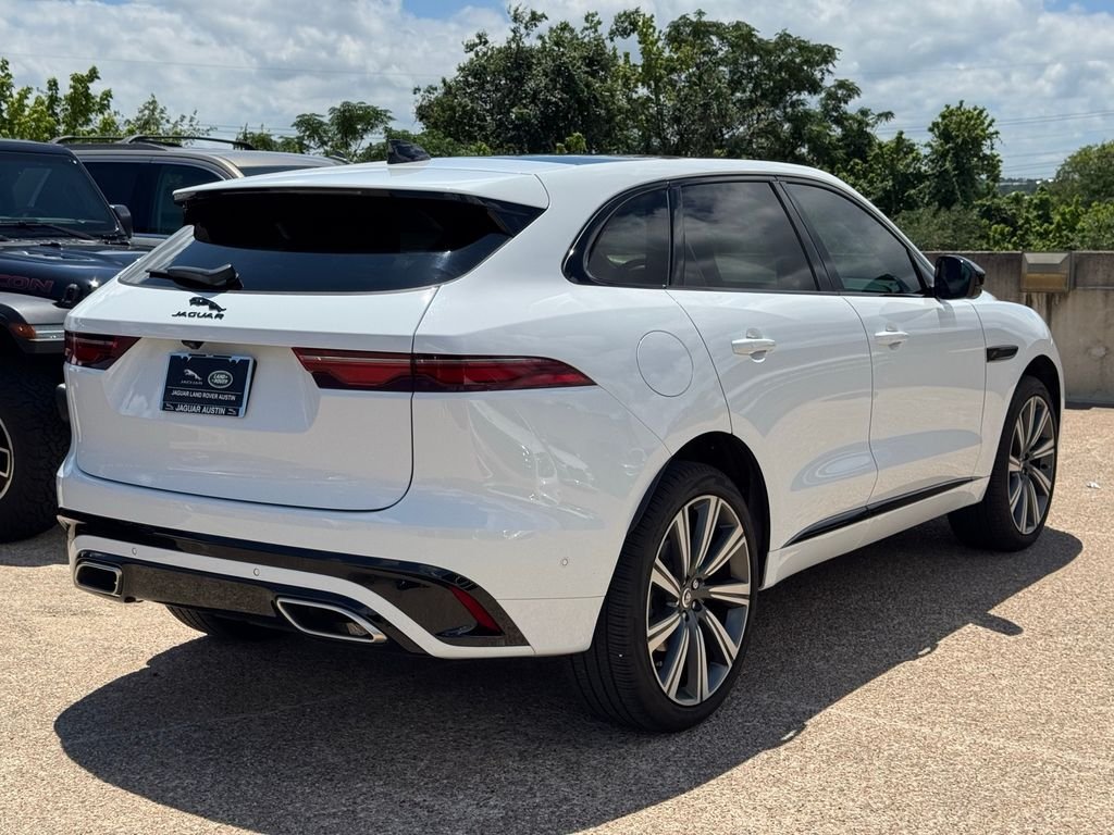 Used 2025 White Jaguar P400 R-Dynamic S image 8