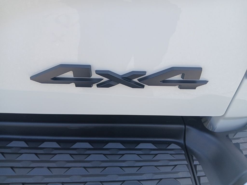 New 2026 Bright White Clear-Coat Exterior Paint RAM Big Horn image 11