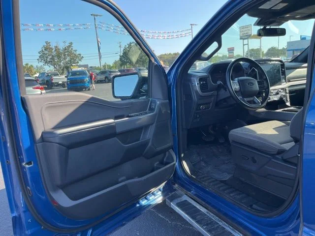 Used 2024 Blue Ford XLT image 3