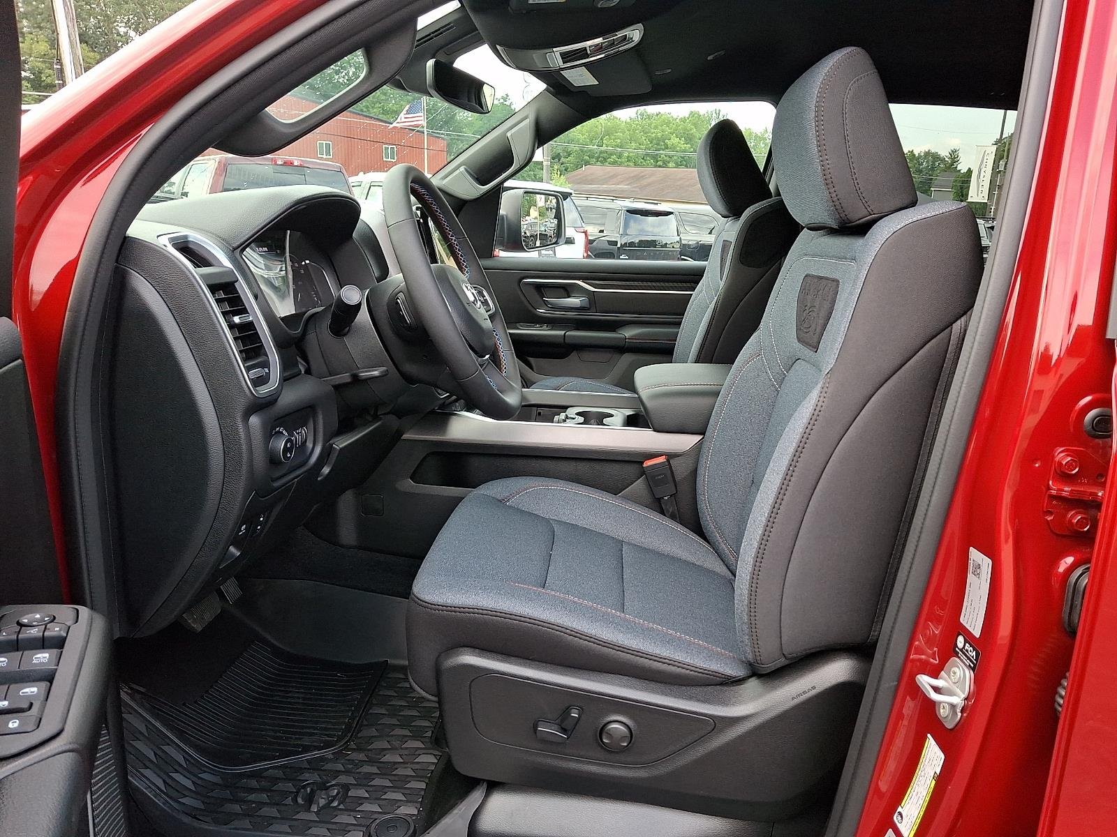 New 2026 Molten Red Pearl-Coat Exterior Paint RAM Big Horn image 9
