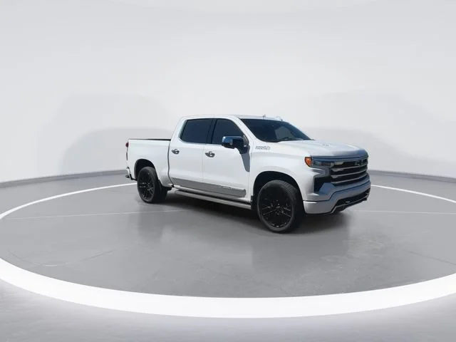 Used 2023 Beige Chevrolet High Country image 2