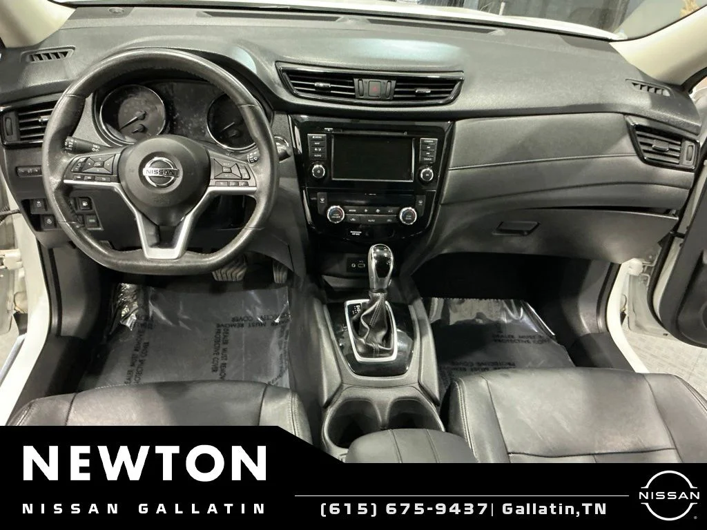 Used 2018 Pearl White Nissan SV image 10
