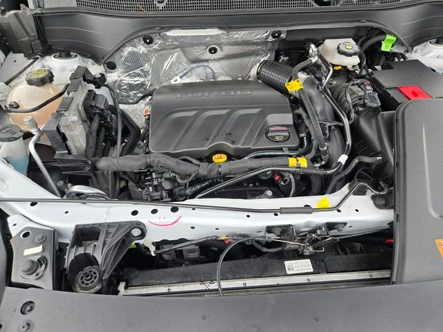 Used 2025 White Chevrolet LT image 25