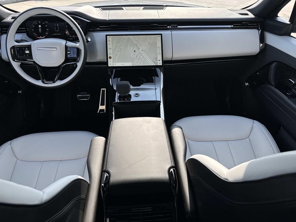 New 2026 Borasco Grey Land Rover Dynamic SE image 9
