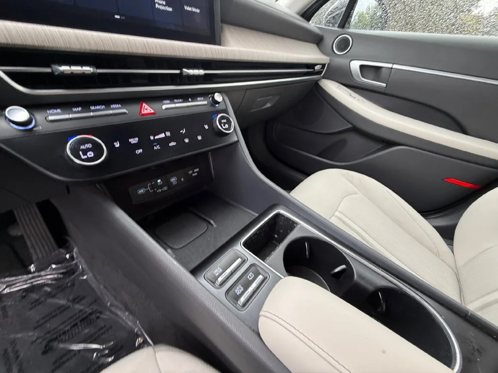 2025 Hyundai Sonata Hybrid SEL - Photo 22