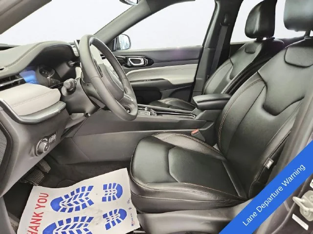 Used 2024 Metallic Jeep Limited image 11