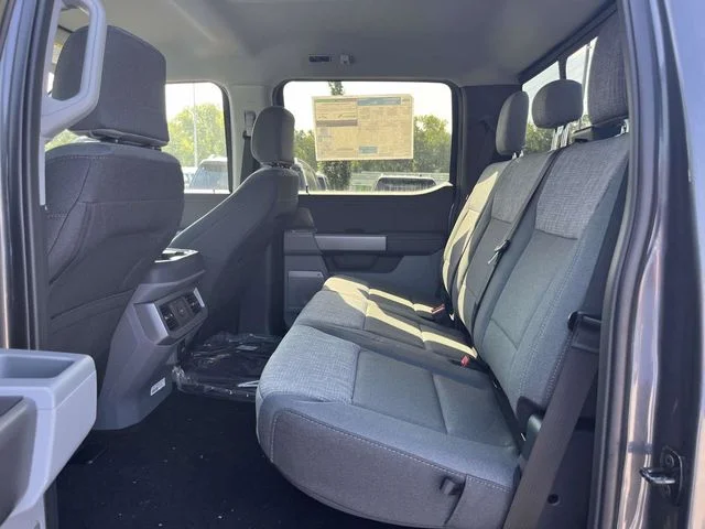 New 2026 Carbonized Gray Metallic Ford XLT image 9