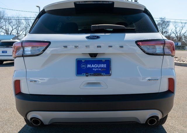 Used 2022 Oxford White Ford SE image 7